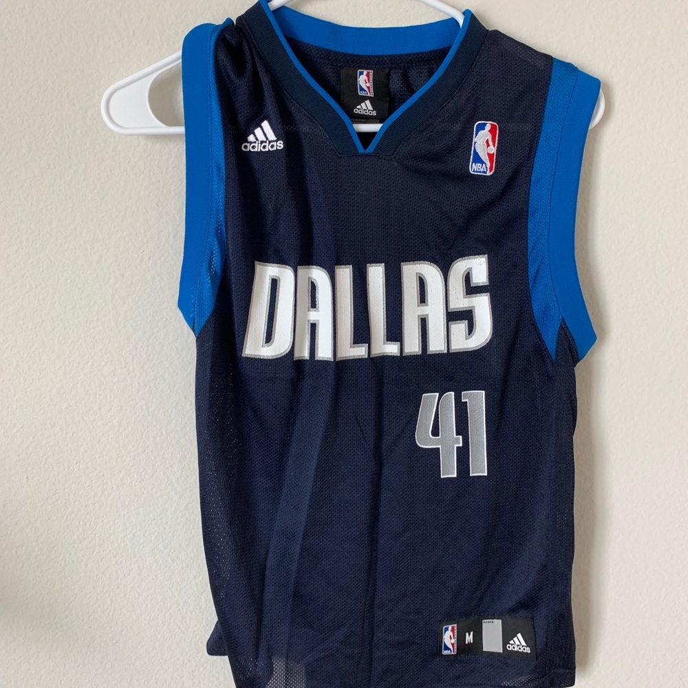 Medium boys jersey- Dallas Mavericks (Mavs)